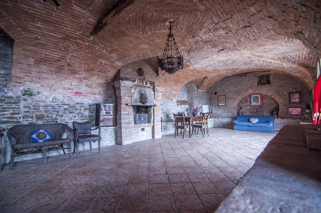 B&B I Colori Dell'Arcobaleno Belvedere Langhe ภายนอก รูปภาพ