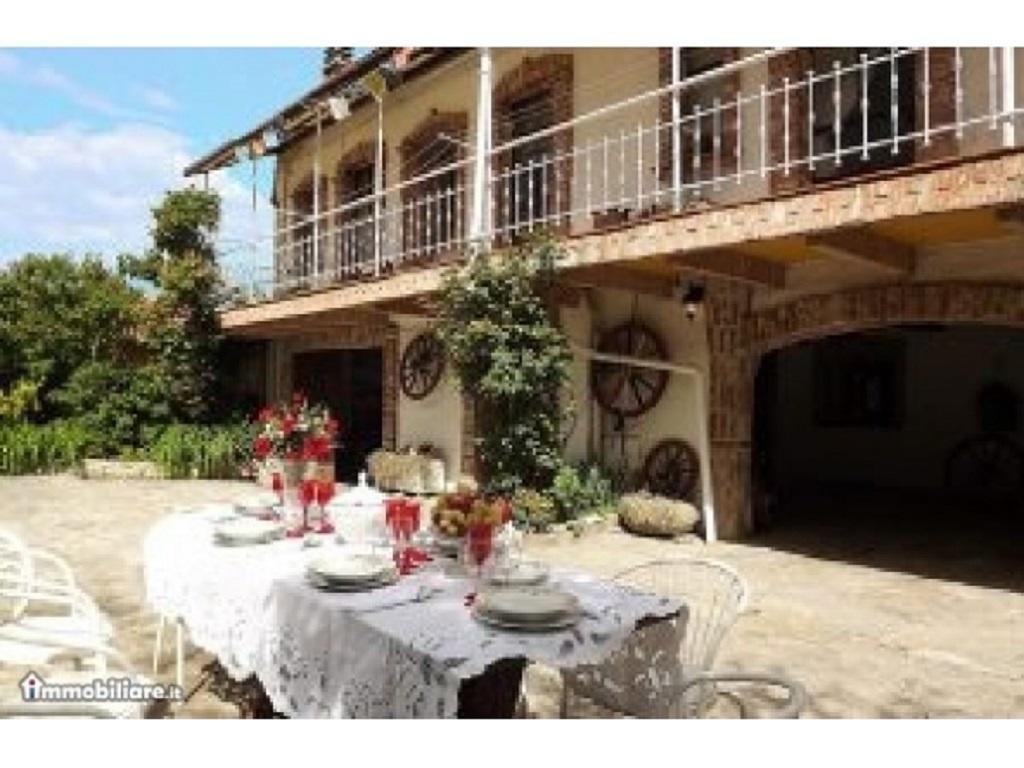 B&B I Colori Dell'Arcobaleno Belvedere Langhe ภายนอก รูปภาพ