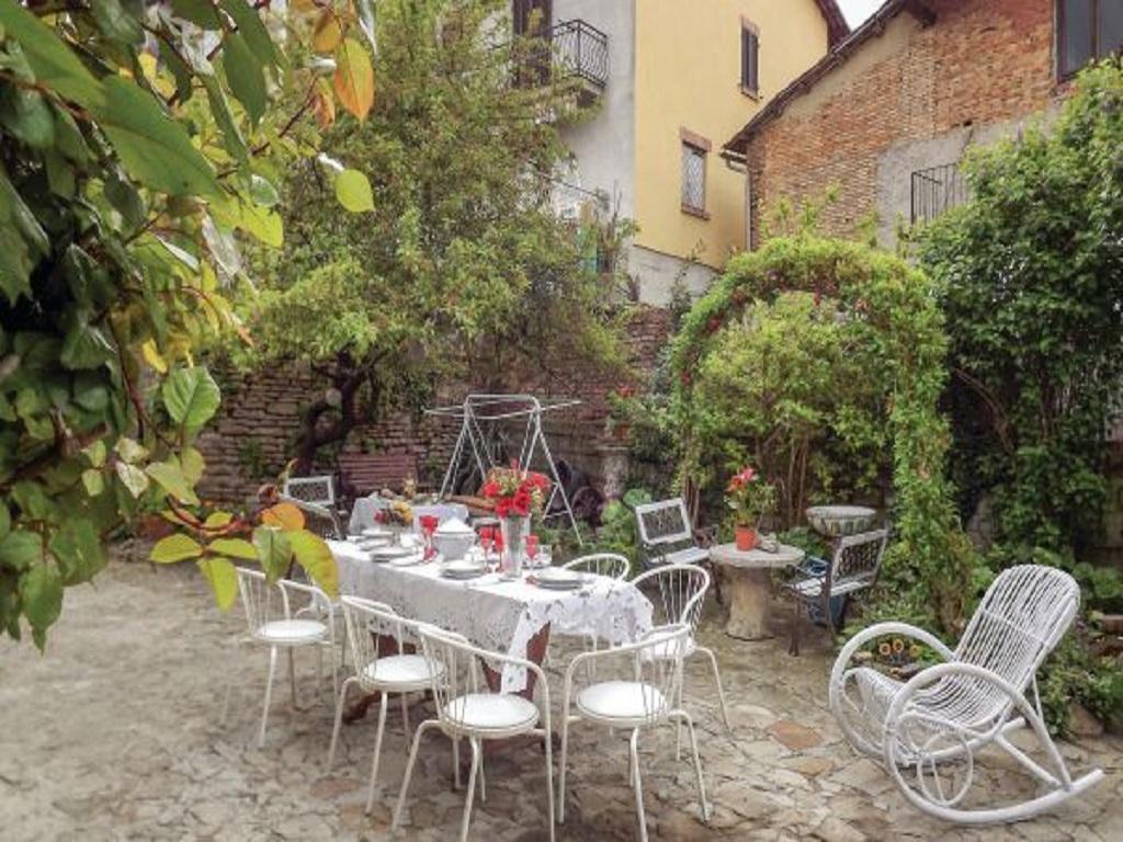 B&B I Colori Dell'Arcobaleno Belvedere Langhe ภายนอก รูปภาพ